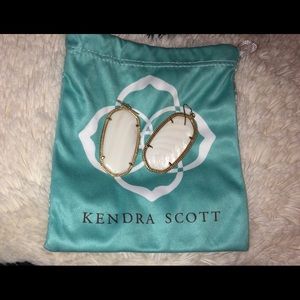 Kendra Scott- Danielle gold drop earrings